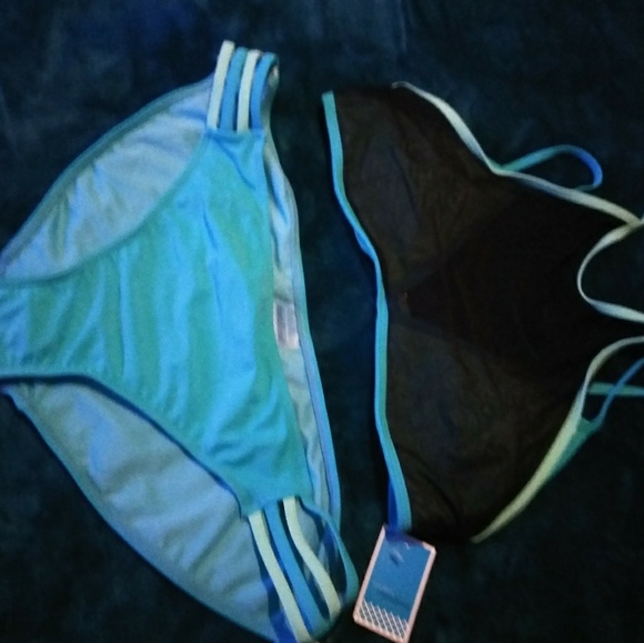 Swimsuit - Picture 2 of 7